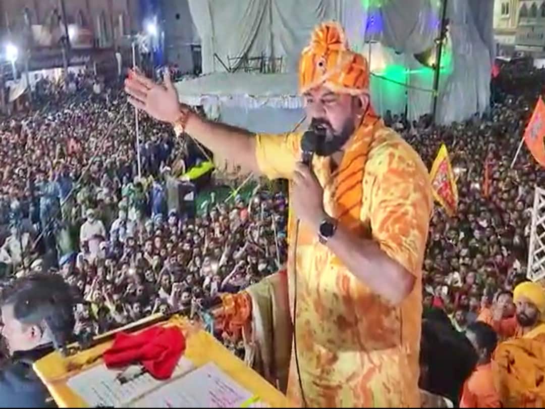 Case On Raja Singh : తీరుమార్చుకోని రాజాసింగ్, శోభాయాత్రలో వివాదాస్పద వ్యాఖ్యలు- కేసు నమోదు Hyderabad Bjp suspended mla Raja Singh controversial comments Afzalgunj police registered case DNN Case On Raja Singh : తీరుమార్చుకోని రాజాసింగ్, శోభాయాత్రలో వివాదాస్పద వ్యాఖ్యలు- కేసు నమోదు