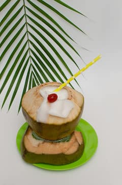 Tender coconut milkshake recipe : குளு குளு வெண்பனி போல.. வெயிலை சமாளிக்க ஜிலு ஜிலு இளநீர் மில்க் ஷேக்!