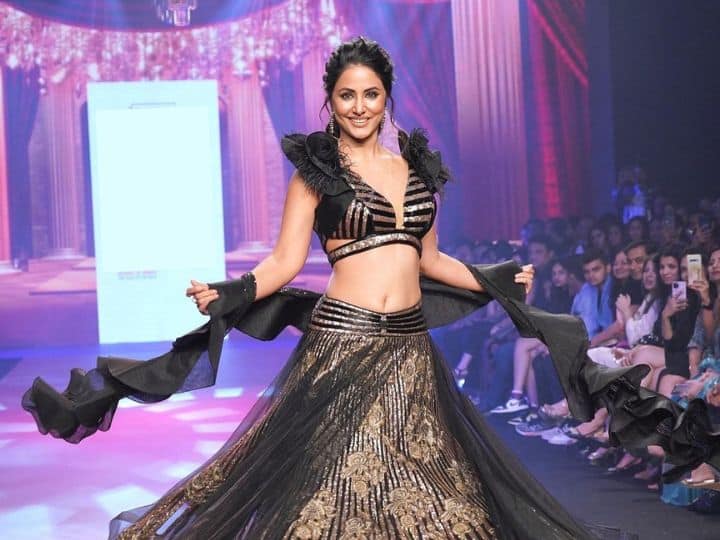 Hina Khan Brutally Trolled For Ramp Walk After Mecca Medina Umrah See Pics Here |  Hina Khan Trolled: Seeing the latest pictures of Hina Khan, users got angry, said