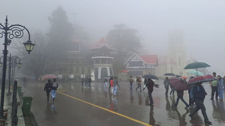 हिमाचल प्रदेश में मौसम विज्ञान केंद्र ने बर्फबारी और बारिश का ऑरेंज अलर्ट जारी किया है. सुबह से ही प्रदेश के ऊंचाई वाले इलाकों में बर्फबारी और मध्यम व मैदानी ऊंचाई वाले इलाकों में बारिश का दौर जारी है.