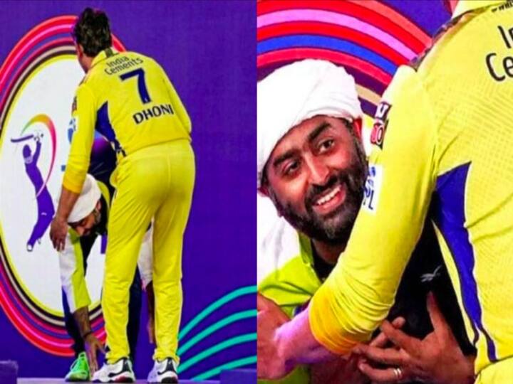 IPL 2023 Singer Arijit Singh bows by touching Dhoni feet Opening ceremony video goes viral IPL 2023: தோனியின் கால்களை தொட்டு வணங்கிய பாடகர் அர்ஜித்… வைரலாகும் தொடக்கவிழா வீடியோ!