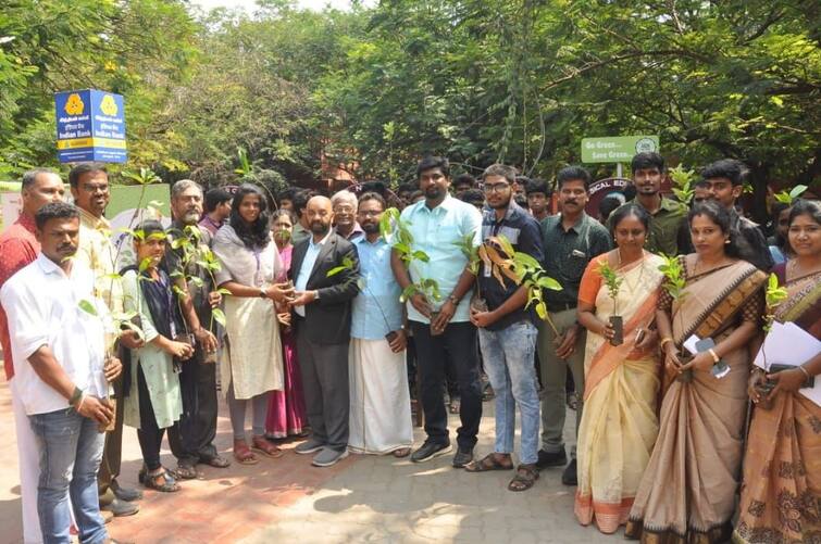 Madurai news  sapling was planted at Madurai American College TNN Tree planting: ஏப்ரல் ஃபூல் இல்ல ; ஏப்ரல் கூல் மதுரையில் தொடரும் இயற்கை முன்னெடுப்பு - இது புதுசா இருக்கு !