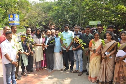 Madurai news  sapling was planted at Madurai American College TNN Tree planting: ஏப்ரல் ஃபூல் இல்ல  ஏப்ரல் கூல் மதுரையில் தொடரும் இயற்கை முன்னெடுப்பு - இது புதுசா இருக்கு !