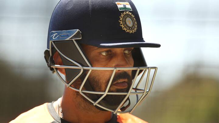 முரளி விஜய் 1984 ஏப்ரல் 1ஆம் தேதியன்று பிறந்தார். இவர் முன்னாள் இந்திய சர்வதேச கிரிக்கெட் வீரர் ஆவார் வலது கை பேட்ஸ்மேன் ஆன இவர் 2018 வரை இந்திய டெஸ்ட் அணியில் தொடக்க ஆட்டகாரர்ராக இருந்தார்