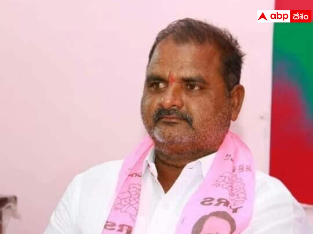ఎమ్మెల్సీ కవిత జగిత్యాల పర్యటనలో అపశృతి- టూర్ రద్దు చేసుకొని తిరిగి పయనం BRS leader Narendra died during visit of MLC Kavitha in Jagtial ఎమ్మెల్సీ కవిత జగిత్యాల పర్యటనలో అపశృతి- టూర్ రద్దు చేసుకొని తిరిగి పయనం