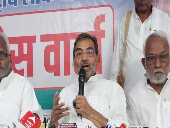 Kushwaha Statement: सांप्रदायिक हिंसा मामले पर कुशवाहा ने CM नीतीश से पूछे सवाल, कहा- ऐसी सरकार का कोई मतलब है? Upendra Kushwaha attacked CM Nitish Kumar after violence in Sasaram and Nalanda in Bihar Kushwaha Statement: सांप्रदायिक हिंसा मामले पर कुशवाहा ने CM नीतीश से पूछे सवाल, कहा- ऐसी सरकार का कोई मतलब है?