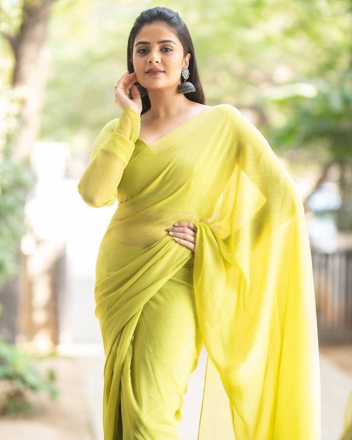 శ్రీముఖి అందమైన ఫోటోలు. Image Credit: Sreemukhi/Instagram