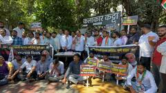 Pune NCP Protest : एप्रिल फुलचा दिवस म्हणजे  मोदी विकासाचा वाढदिवस; राष्ट्रवादी युवक कॉंग्रेसच्यावतीने एप्रिल फुल आंदोलन