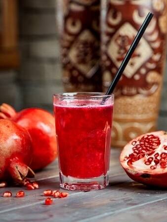 इन बीमारियों में अनार के जूस से मिलते हैं कमाल के फायदे