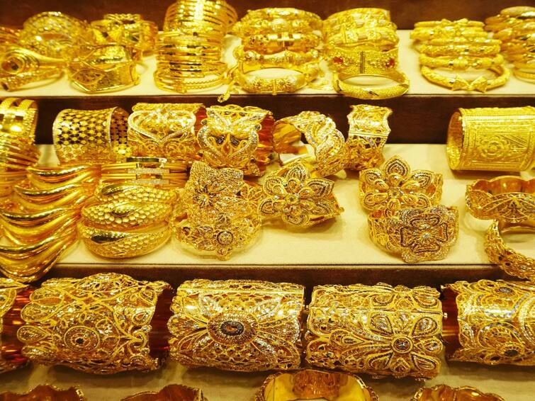 Gold Silver Rate are down today to low demand and global price correction today Gold Silver Rate: सोना और चांदी आज हुए खूब सस्ते, जानें गोल्ड-सिल्वर खरीदने पर बचेंगे कितने रुपये