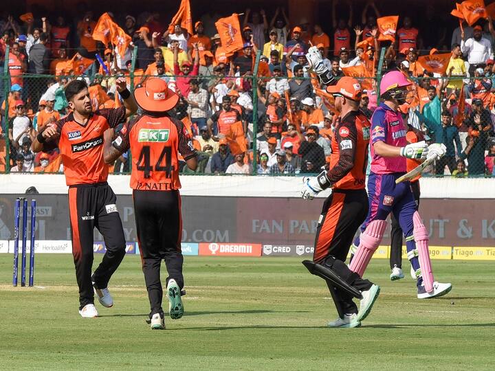 T Natarajan was the Orange Army's pick of the bowlers, taking two wickets for 23 runs, while Fazalhaq Farooqi (2/41) and Umran Malik (1 for 32) also took wickets. The Hyderabad batters, on the other hand, were greeted by a Trent Boult special who began the second innings with a double-wicket maiden, dismissing both Abhishek Sharma and Rahul Tripathi for ducks. (Image Source: PTI)