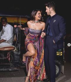 Priyanka Chopra Pics: ਪ੍ਰਿਯੰਕਾ ਚੋਪੜਾ-ਨਿਕ ਜੋਨਸ ਨੇ ਆਟੋ ਰਿਕਸ਼ਾ ਦੇ ਨਾਲ ਦਿੱਤੇ ਮਜ਼ੇਦਾਰ ਪੋਜ਼, ਦੇਖੋ ਤਸਵੀਰਾਂ