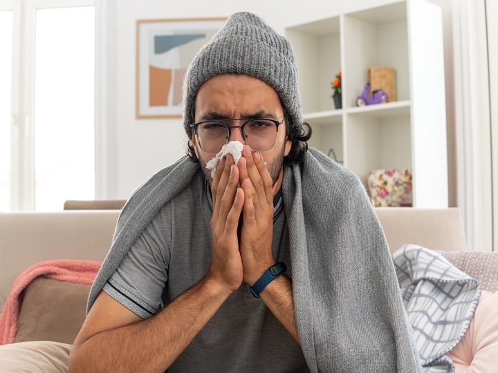 common cold treatment avoid taking medicine immediately after having a cold ये बात कितनी सही है कि जब जुकाम होती है तो दवाई नहीं लेनी चाहिए? आप भी ये बात याद रखना