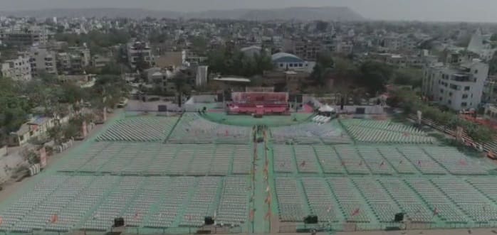 शहरातील खडकेश्वर परिसरातील मराठवाडा सांस्कृतिक मंडळाच्या मैदानात ही महाविकास आघाडीची सभा होणार आहे.