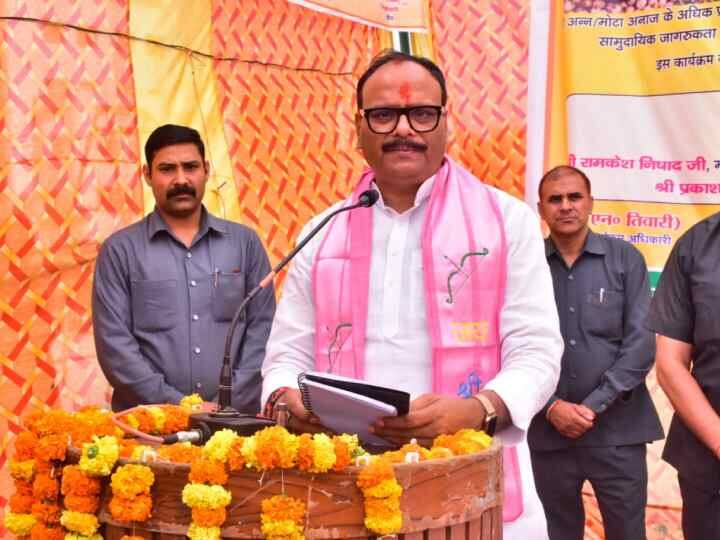 UP Deputy CM Brajesh Pathak retaliated on Akhilesh Yadav Umesh Pal Shootout statement ANN UP Politics: 'सपा ने माफिया-अपराधियों को शेल्टर देने का किया काम', डिप्टी CM ब्रजेश पाठक का अखिलेश पर पलटवार