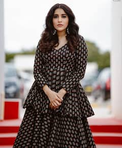 Anchor Rashmi: బ్లాక్ డ్రెస్ లో రష్మి మెరుపులు, మత్తెక్కించే చూపులతో కవ్వింత