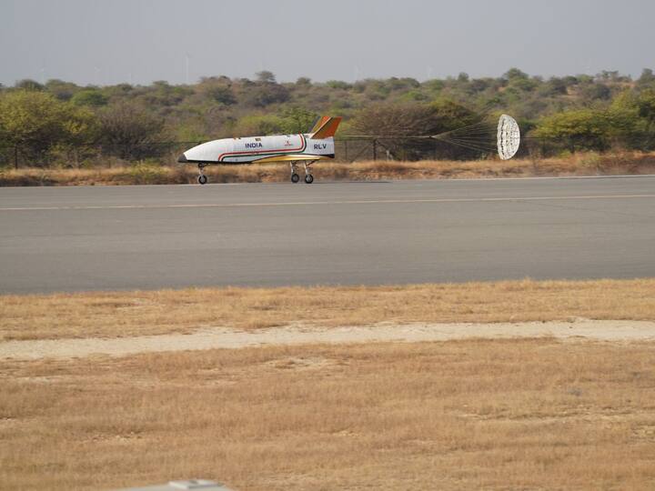 RLV-TD was released autonomously. After being released, it performed approach and landing manoeuvres using its Integrated Navigation, Guidance and Control System. RLV-TD completed an autonomous landing on the ATR air strip at 7:40 am IST. With this, ISRO has successfully achieved the autonomous landing of a space vehicle. The autonomous landing of RLV-TD was carried out under the exact conditions required for the landing of a space vehicle that has re-entered the atmosphere. (Photo: Twitter/@ISRO)