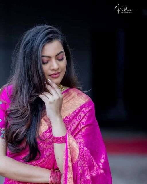 గీతా మాధురి అందమైన ఫోటోలు