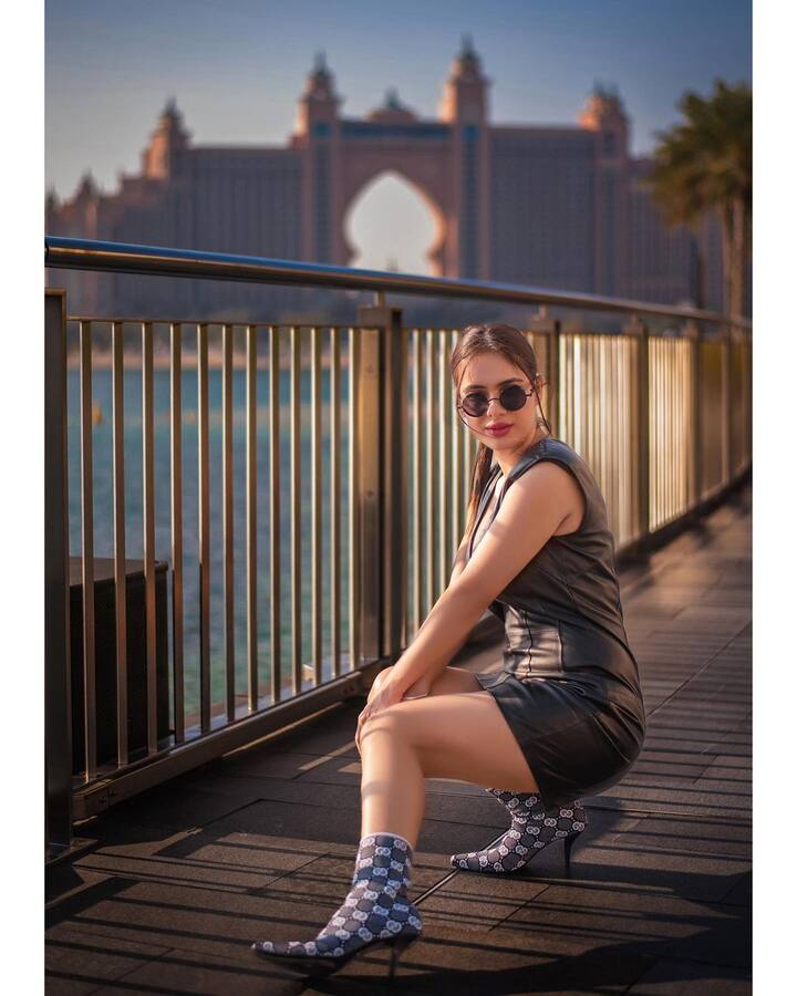 નેહા મલિકનો આ ગ્લેમરસ અંદાજ ફેન્સને પસંદ આવ્યો છે. ફેન્સ નેહાની તસવીરોને લાઈક કરી રહ્યા છે.