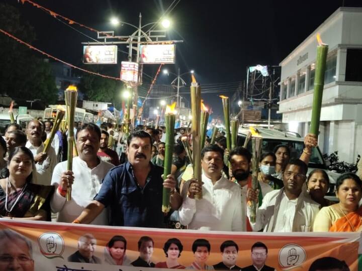 mashall rally in Jagdalpur city of Chhattisgarh 6 students injured BJP target congress in Bastar Congress Rahul Gandhi membership ann Chhattisgarh: मशाल रैली में छात्रों के झुलसने से मचा सियासी बवाल, नाबालिग छात्रों को रैली में शामिल करने पर बीजेपी ने उठाया सवाल