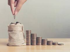 SCSS vs FD Scheme: सीनियर सिटीजन सेविंग स्कीम या बैंक FD, कहां निवेश करने पर वरिष्ठ नागरिकों को ज्यादा मिलेगा ब्याज, जानें