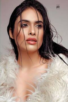 Neha Malik: ਵ੍ਹਾਈਟ ਡੀਪਨੇਕ ਆਊਟਫਿਟ 'ਚ ਨੇਹਾ ਮਲਿਕ ਦਾ ਬੋਲਡ ਲੁੱਕ ਹੋਇਆ ਵਾਇਰਲ, ਤਸਵੀਰਾਂ 'ਚ ਕੈਦ ਹੋਇਆ ਸੀਜ਼ਲਿੰਗ ਲੁੱਕ