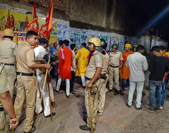 West bengal Violence in bjp Shoba yatra in hooghly BJP leader dilip Ghosh and TMC attack each other 10 highlights Hooghly Violence : ਹੁਗਲੀ 'ਚ ਸੋਭਾ ਯਾਤਰਾ ਦੌਰਾਨ ਭੜਕੀ ਹਿੰਸਾ, ਇੰਟਰਨੈੱਟ ਬੰਦ