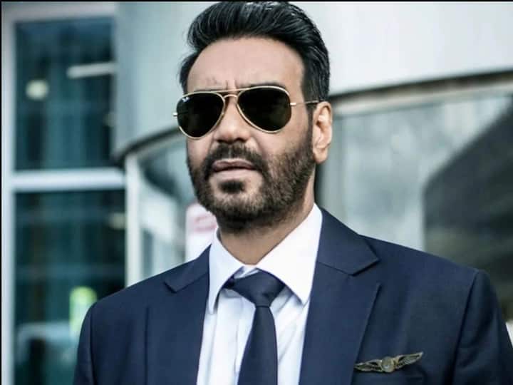 आता त्याचा भोला (Bholaa) हा चित्रपट प्रेक्षकांच्या भेटीस आला आहे. भोला या चित्रपटाचं अनेक जण सोशल मीडियावर कौतुक करत आहेत.