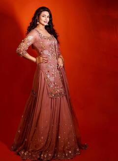 वेडिंग सीजन के लिए आप भी ले सकते हैं दिव्यांका त्रिपाठी के इन लुक्स से इंस्पिरेशन, आप पर ठहर जाएंगी सबकी नज़र