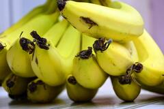 Benefits of Banana on Hair: अपने बालों को बनाना है मजबूत और खूबसूरत? यह 7 अमेजिंग केले के फायदे जान लीजिए