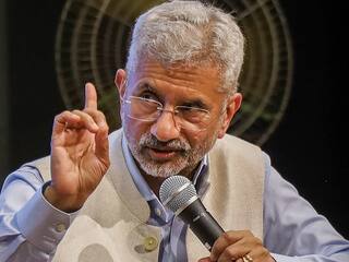 Indian Flag : ભારતનો તિરંગો ઉતારનારાઓને એસ જયશંકરની ખુલ્લી ચેતવણી Indian Flag : ભારતનો તિરંગો ઉતારનારાઓને એસ જયશંકરની ખુલ્લી ચેતવણી