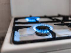 जी हां, रसोई सिलेंडर की गैस में कोई गंध नहीं होती है! लीक होने पर इस वजह से आती है बदबू