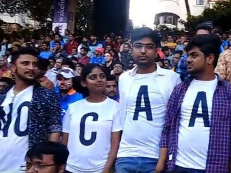 No CAA NRC Protest Banners Allowed During IPL 2023 Matches IPL: ஐ.பி.எல். நடக்கும் மைதானங்களில் CAA/NRC எதிர்ப்பு பதாகைகளுக்குத் தடை…! புக்கிங் ஆப் அறிவிப்பால் புது சர்ச்சை!