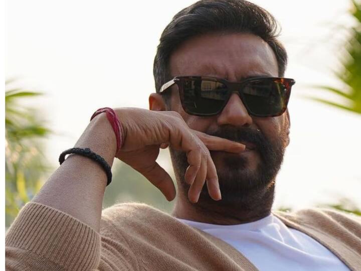 अजय देवगणची एकूण संपत्ती 427 कोटी आहे. चित्रपटांमध्ये काम करण्यासोबतच अजय हा ब्रँड एंडोमेंट देखील करतो.
