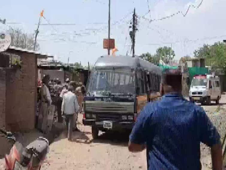 2 Groups Clash After Statue Vandalised In Maharashtra's Jalgaon, 12 Detained 2 Groups Clash After Statue Vandalised In Maharashtra's Jalgaon, 12 Detained