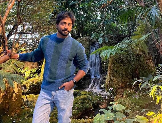 Guppedantha Manasu Mukesh Gowda:  పైన ఆకాశం-కింద ఇసుక - సముద్రతీరంలో రిషి సార్ కవిత్వం