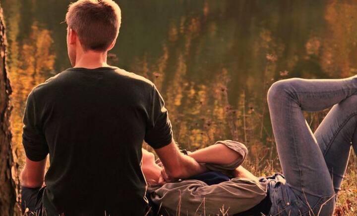 পার্থিব সবকিছুরই নির্দিষ্ট মেয়াদ থাকে। সম্পর্কের ক্ষেত্রেও তা প্রযোজ্য। তাই নির্দিষ্ট সময় পেরিয়ে যাওয়ার পর সম্পর্কেরও বাড়তি যত্ন নেওয়ার প্রয়োজন।