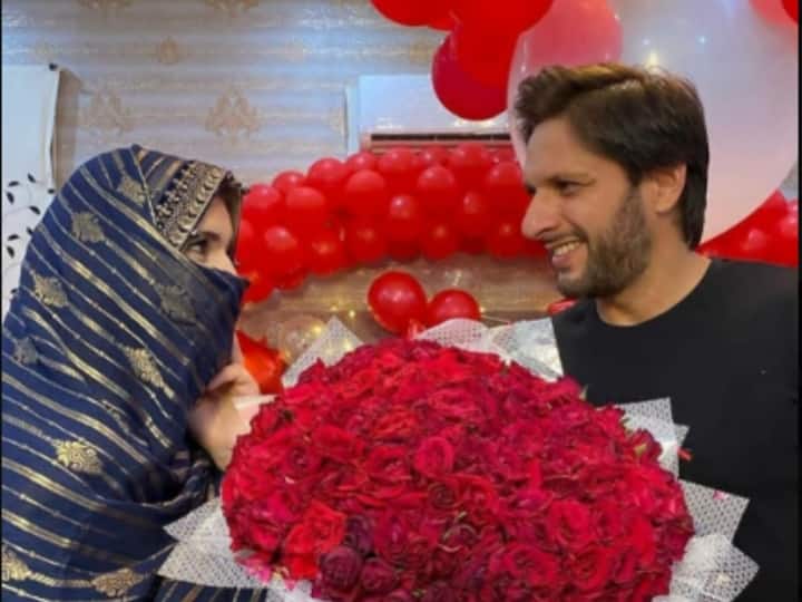 Shahid Afridi was not happy to see Nadia’s over-make-up, but when he saw the simplicity, he died boom-boom…