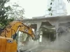 Indore Stepwell Collapse: Municipality Demolishes Illegal Structure At Temple Where 36 Died — WATCH