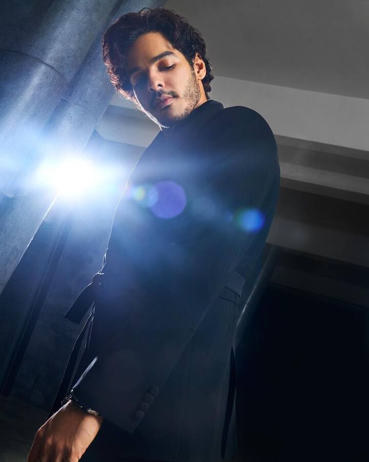 ईशानला निकोल किडमॅन आणि लिव्ह श्रेबर यांच्यासोबत 'द परफेक्ट कपल' या प्रोजेक्टमध्ये कास्ट करण्यात आले आहे.