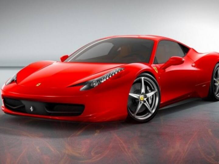 गौतम अडानी ने 1977 में एक स्कूटर खरीदा था, लेकिन आज इनके पास लग्जरी कारों को कलेक्शन है. गौतम अडानी के पास आज रेड फरारी है, जिसकी कीमत 3 से 5 करोड़ रुपये की है.