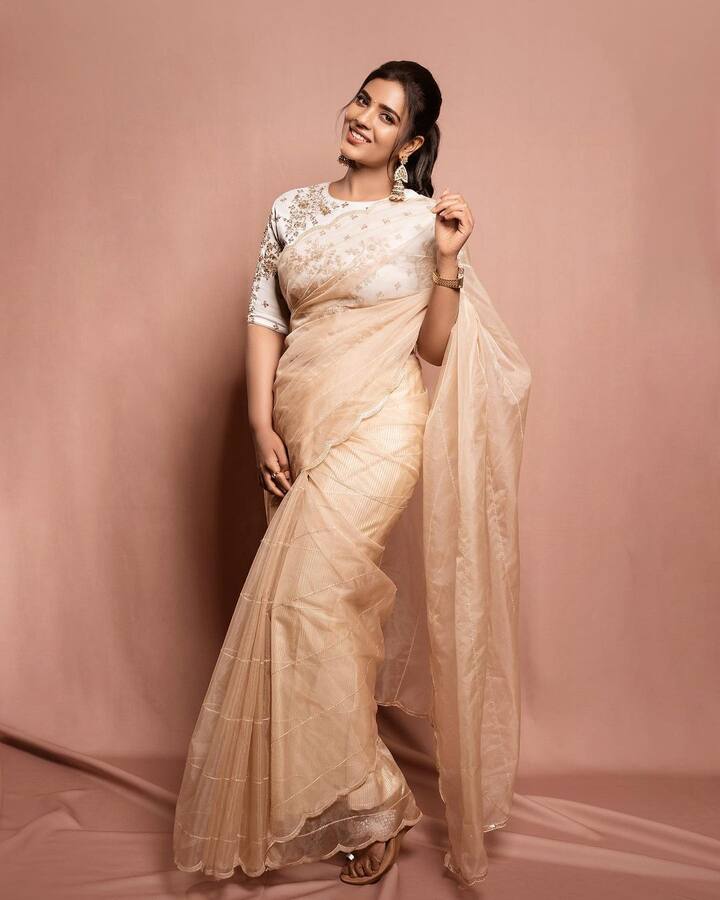 அடிக்கடி குளிர போல் வந்து ஈர்க்குற