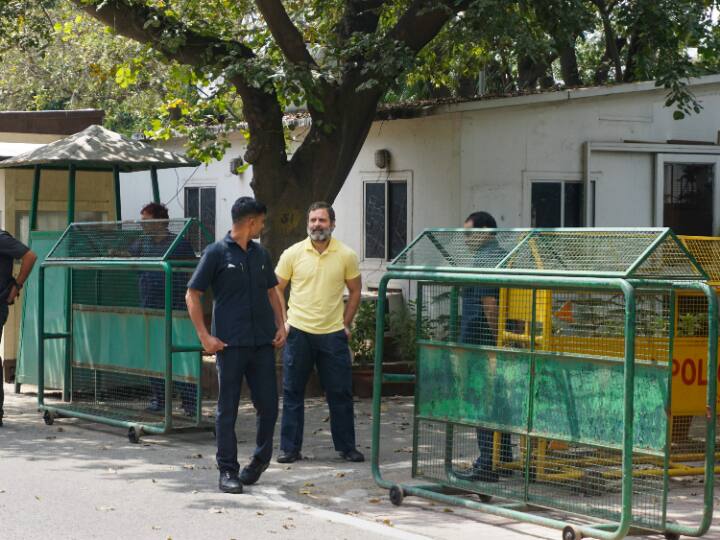 गांधी ने 13 अप्रैल 2019 को लोकसभा चुनाव के प्रचार के दौरान कर्नाटक के कोलार में एक रैली को संबोधित करते हुए यह टिप्पणी की थी. कांग्रेस नेता 2019 में केरल की वायनाड सीट से लोकसभा के लिए निर्वाचित हुए थे. उन्हें 23 मार्च को मुख्य न्यायिक मजिस्ट्रेट एच एच वर्मा की अदालत ने दोषी ठहराया और दो साल की जेल की सजा सुनाई.