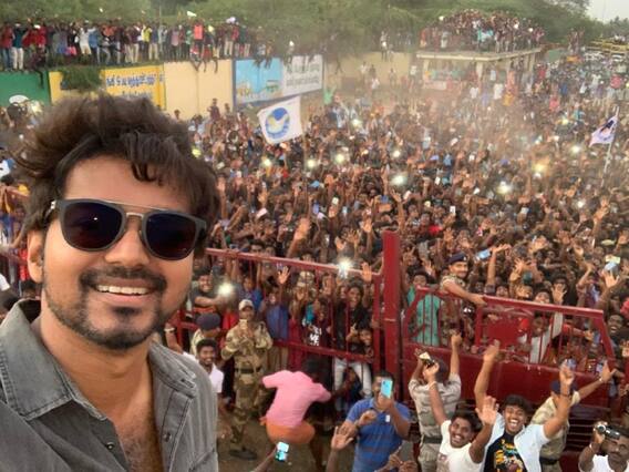 Vijay : ‘அந்த இடம் இந்த இடம் எல்லா ஏரியாலயும் அய்யா கில்லி டா..’விஜய்யின் இன்ஸ்டா சாதனை! Vijay : ‘அந்த இடம் இந்த இடம் எல்லா ஏரியாலயும் அய்யா கில்லி டா..’விஜய்யின் இன்ஸ்டா சாதனை!