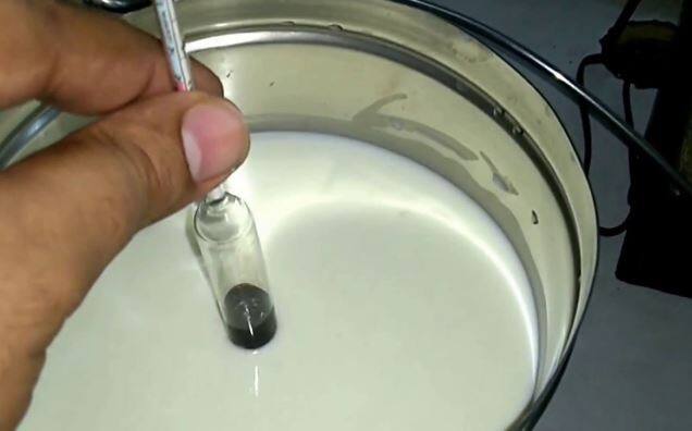 दूध उत्पादकांची लूटमार थांबवण्यासाठी दूध संस्थांना प्रमाणित मिल्कोमीटर (milko meter) वापरणे बंधनकारक करण्यात आले आहे.