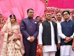 लंबे वक्त बाद चाचा रामगोपाल के साथ नजर आए अखिलेश यादव, यहां भाई धर्मेंद्र यादव भी दिखे साथ