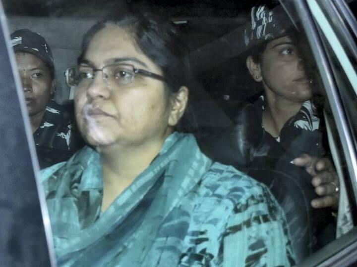 Money laundering case against IAS Pooja Singhal will continue discharge petition rejected IAS पूजा सिंघल का डिस्चार्ज पिटीशन खारिज, मनी लॉन्ड्रिंग मामले में चलेगा ट्रायल