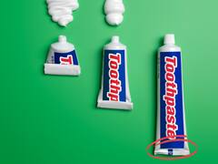 टूथपेस्ट के नीचे ये निशान क्यों बना है? कल ब्रश करने से पहले इसका कारण जरूर जान लें