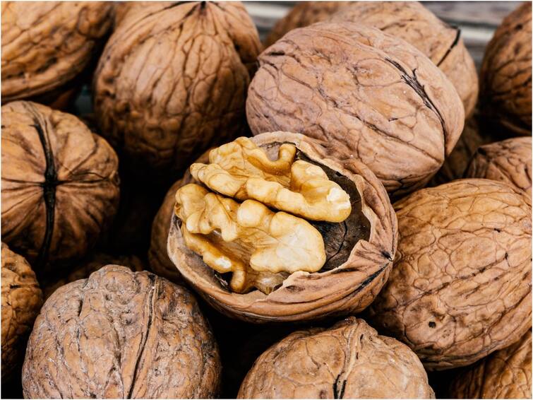 Walnuts Are Super Healthy For Skin Walnuts: రోజుకో ఐదు వాల్‌నట్స్‌తో మీ అందం రెట్టింపు