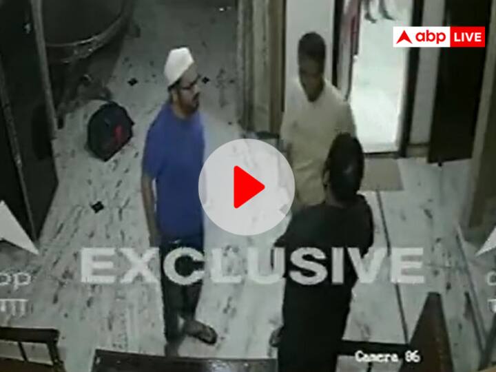 Umesh Pal Murder Case Atiq Ahmed brother-in-law hug main accused Guddu Muslim Video Viral Watch Video Watch: उमेश पाल मर्डर में बड़ा खुलासा, अतीक अहमद के बहनोई से गले मिलते दिखा मुख्य आरोपी गुड्डू मुस्लिम